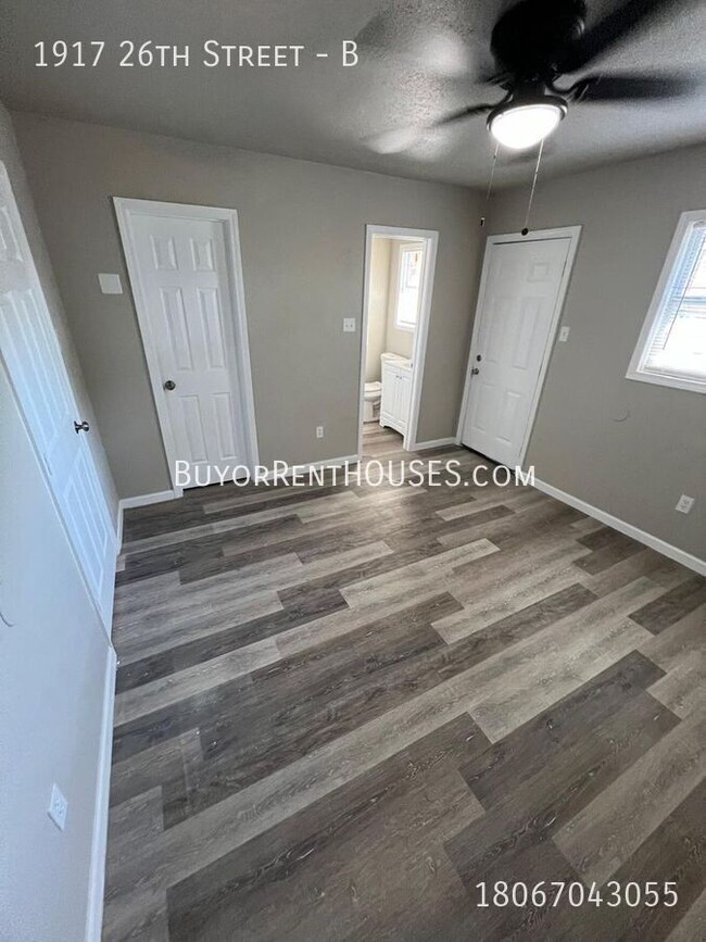 Building Photo - $499 Move-In Special (+ admin fee) + $0 De...