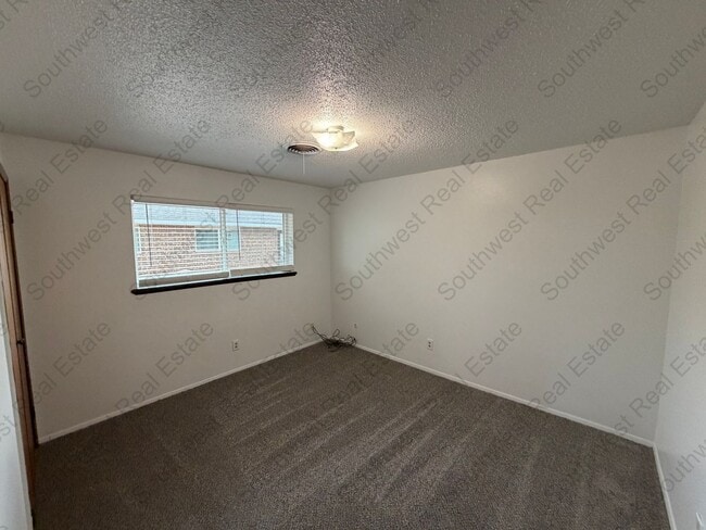 Building Photo - Newly Renovated 2 bedroom 1 bathroom