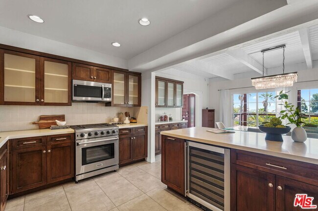 Building Photo - 6609 Whitley Terrace