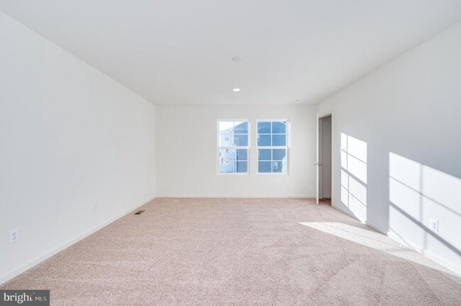 Building Photo - 192 Ludgate Mnr