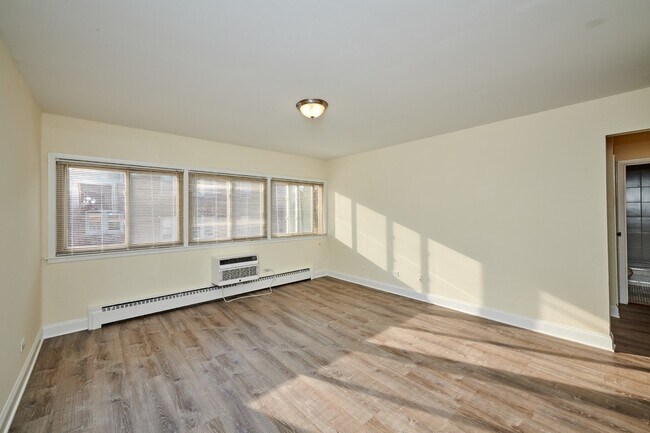 Building Photo - 2411 W Fargo Ave