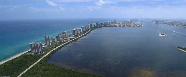 Building Photo - 5310 N Ocean Dr