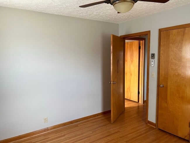 Building Photo - 2411 Chapman Dr