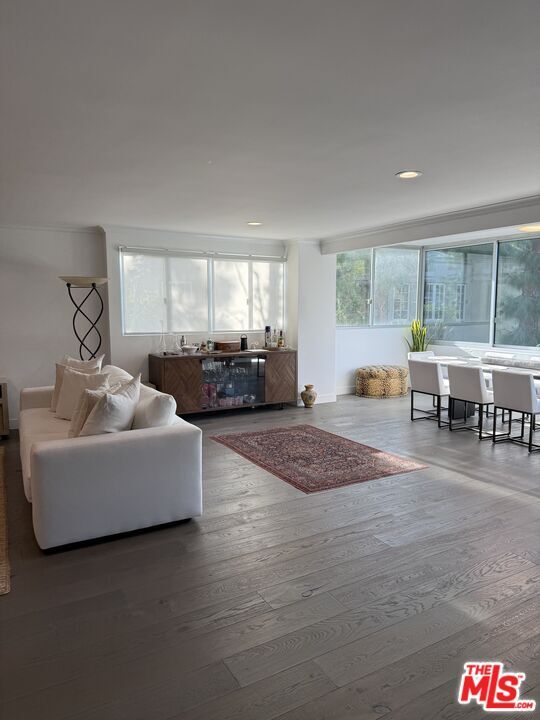 Building Photo - 865 Comstock Ave