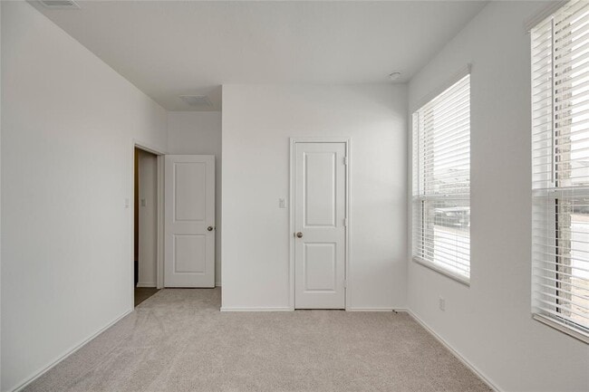 Building Photo - 324 Rock Spgs Dr