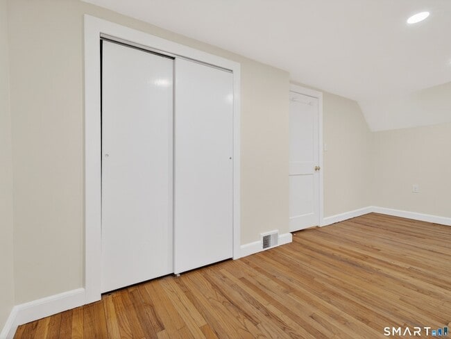 Building Photo - 87 McVeagh Rd