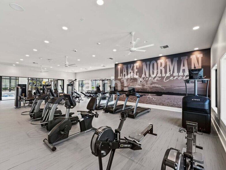 Building Photo - 4994 Twin River Dr