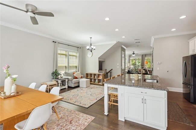 Building Photo - 1007 Edgemont Dr