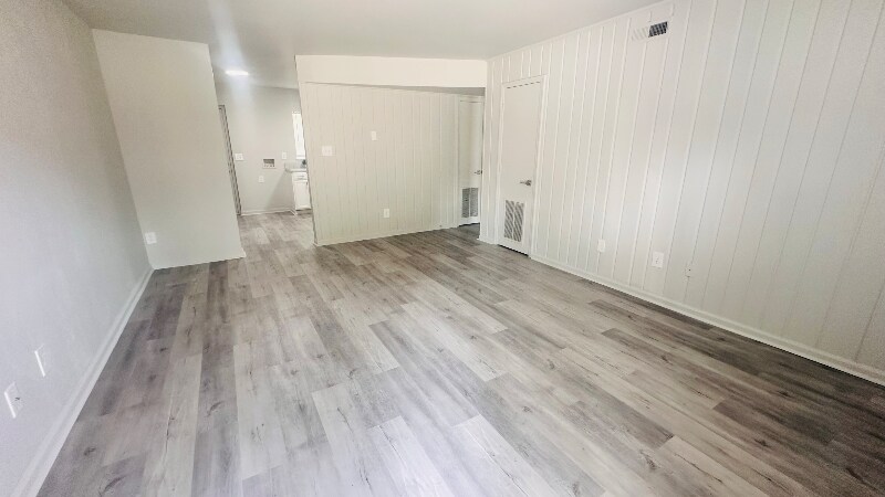 Building Photo - 2560 La Deara Crest Ln