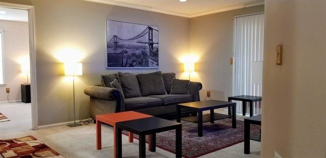 Primary Photo - 612 Waterford Dr