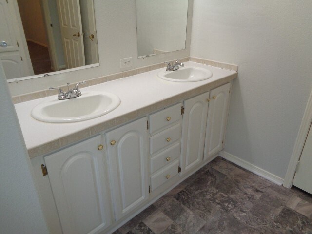 Building Photo - 21015 Sweet Blossom Ln