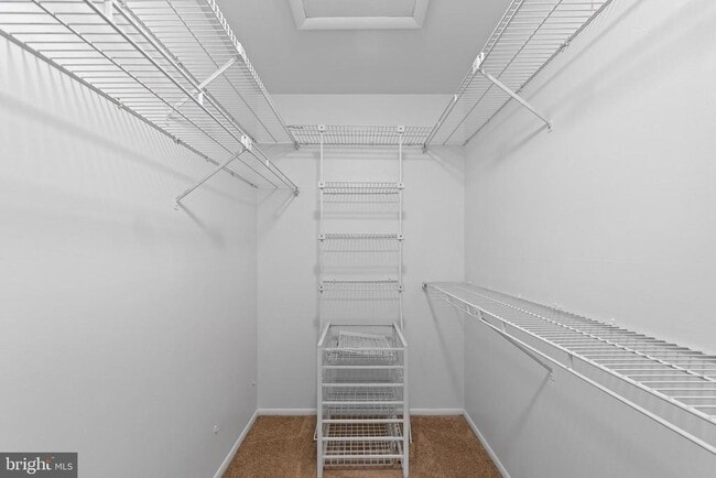 Building Photo - 722 Sedgewick Ct