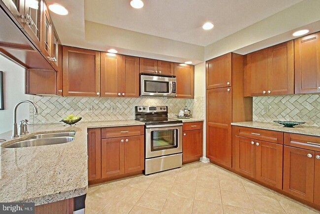 Building Photo - 20920 Stanmoor Terrace