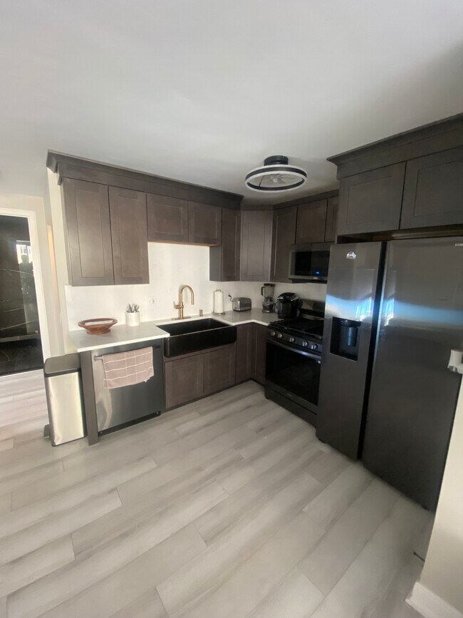 Building Photo - 545 N Dearborn St