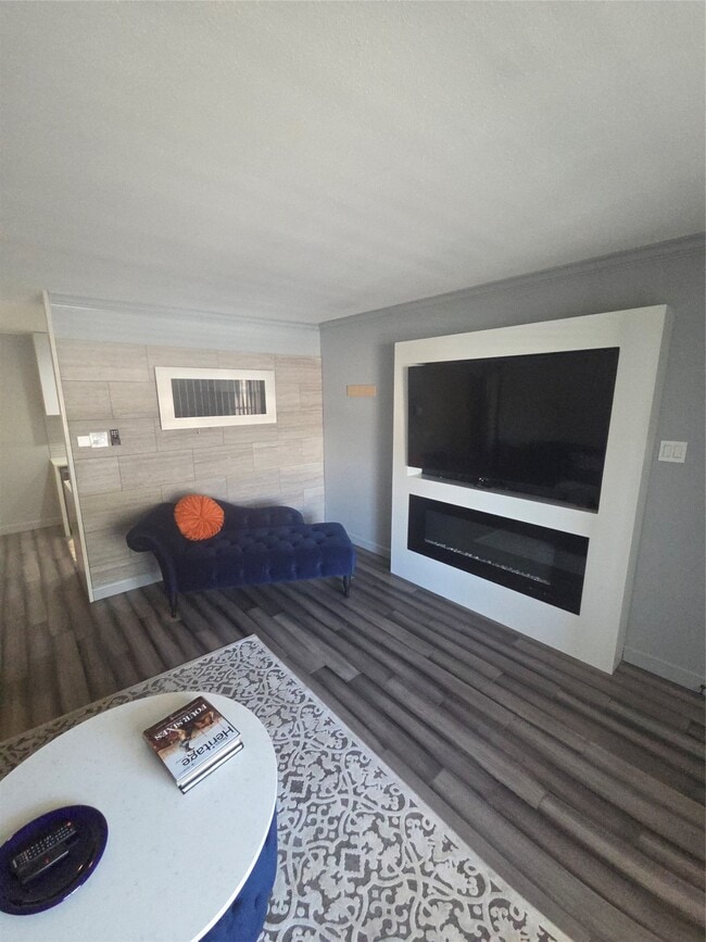Building Photo - 2250 Bering Dr