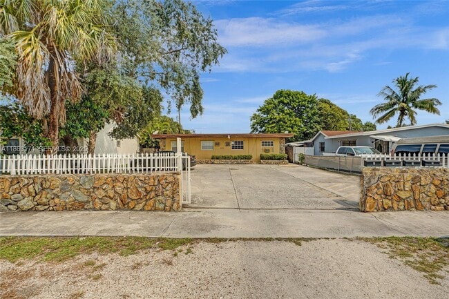 Building Photo - 2525 Superior St