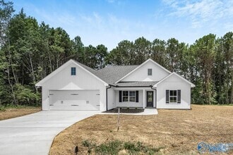 Building Photo - 335 Maple Cir