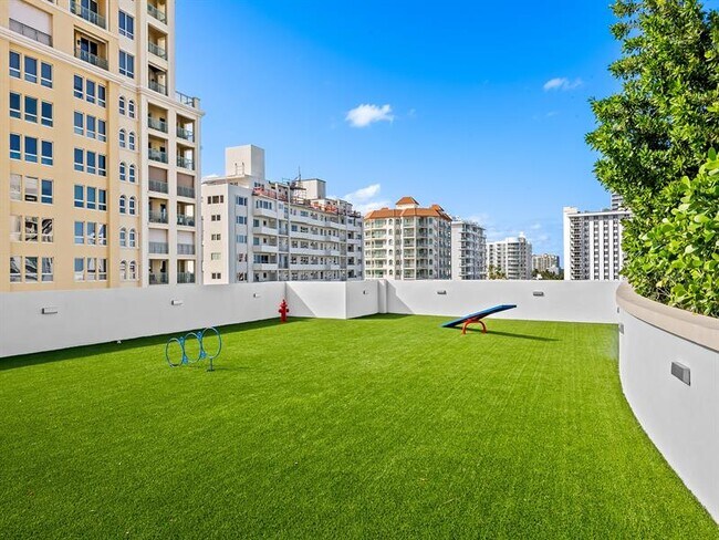 Building Photo - 153 N Seabreeze Blvd