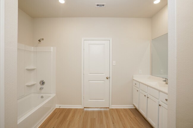 Building Photo - 14001 Freeboard Dr