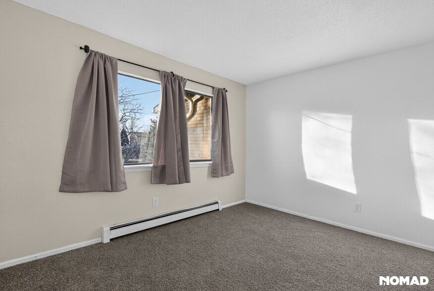 Building Photo - 820 Stone Mountain Ct