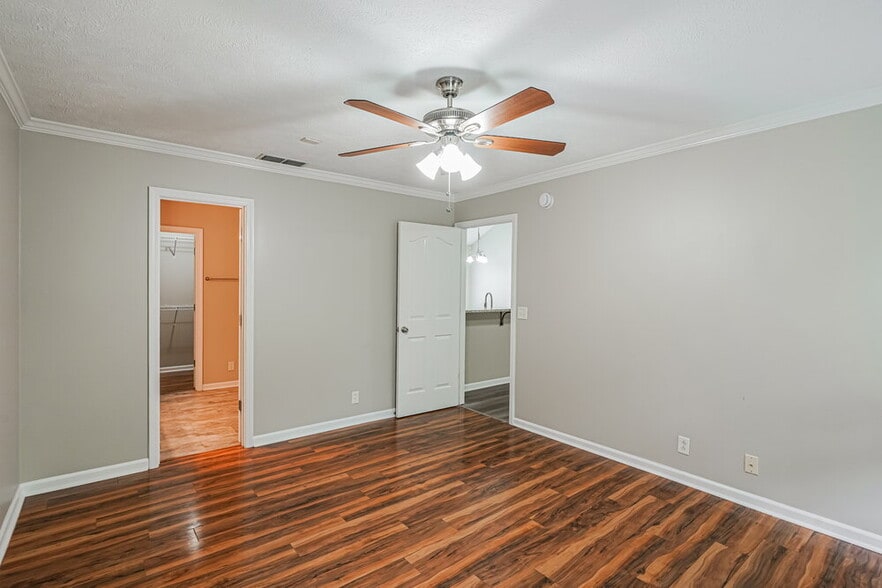 Building Photo - 1339 Macduff Dr
