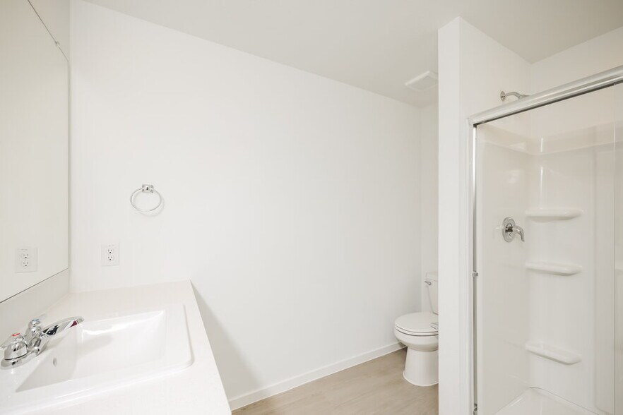 Building Photo - 1227 Maple St