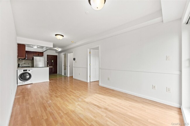 Building Photo - 71-33 162nd St