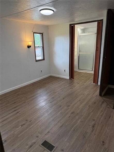 Building Photo - 153 Commerce Ln
