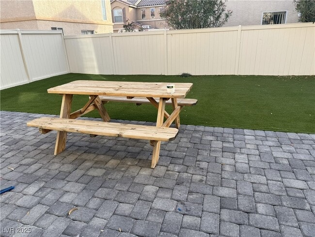 Building Photo - 5733 Rose Tiara Dr