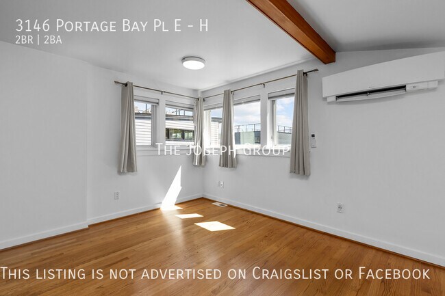 Building Photo - One of a kind 2 bed/1.75 bath houseboat ov...