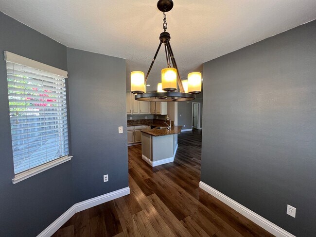 Building Photo - 4-bedroom single story home in Turlock!