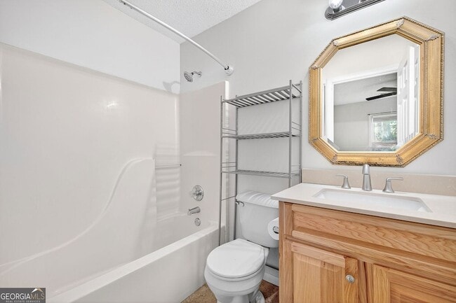 Building Photo - 255 Lowry St