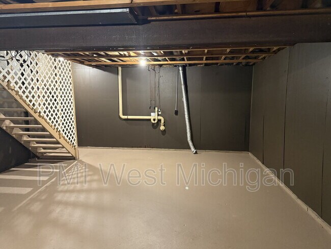 Building Photo - 4254 Bond St