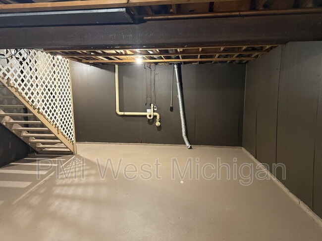 Building Photo - 4256 Bond St