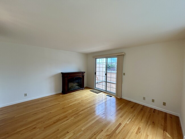Building Photo - 57 Rebecca Ln