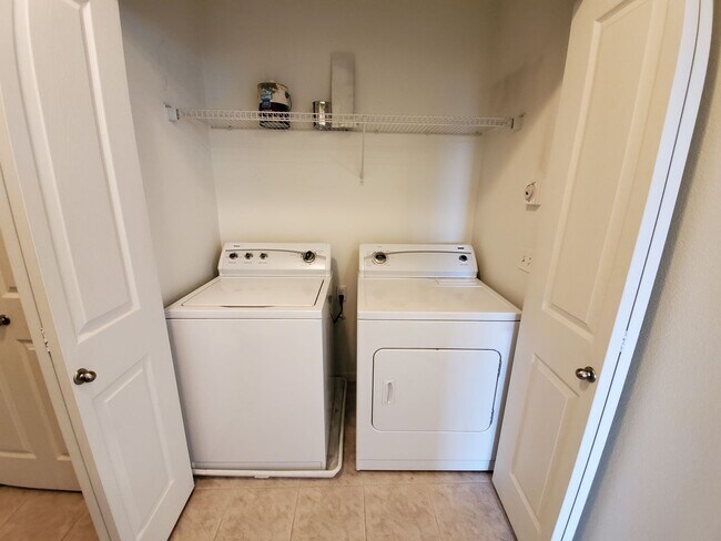 Building Photo - Cedar Mill 2 BR with terrific view