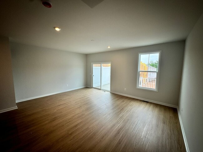 Building Photo - 9987 Magnolia Ridge Dr