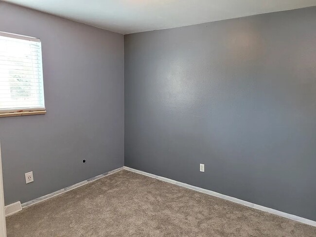 Building Photo - 6181 W Alder Ave