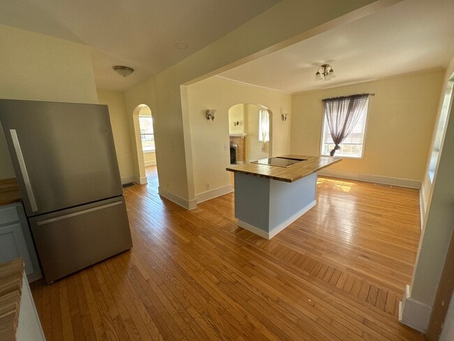 Building Photo - Paducah City Home