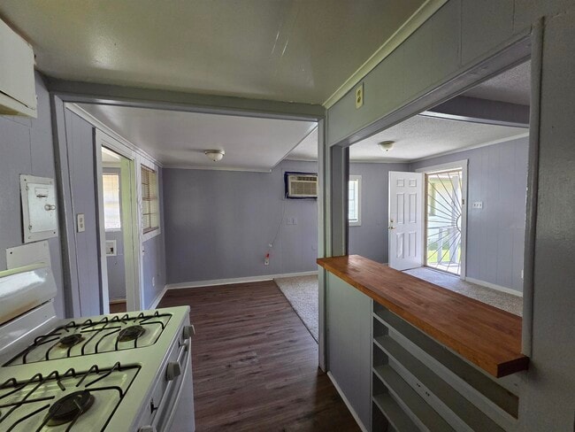 Building Photo - 1320 Faxon Ave