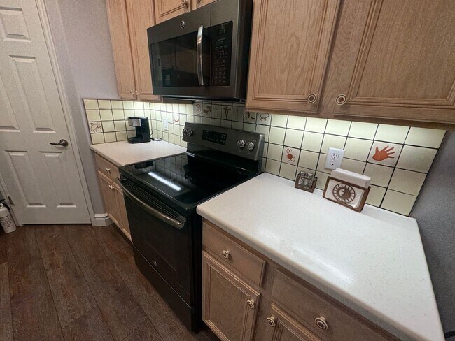 Building Photo - Beautiful 3 Bed / 2 Bath Furnished Home in Sun River 55+ Community!!