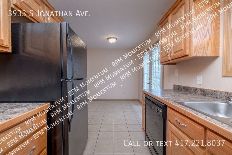 Building Photo - 3933 S Jonathan Ave