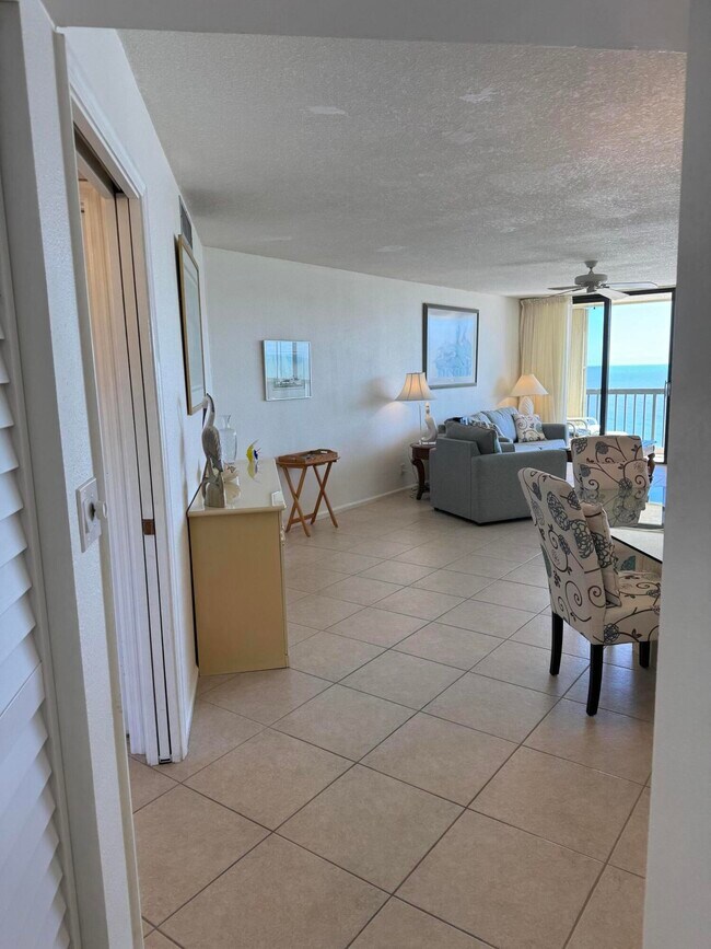 Building Photo - 9500 S Ocean Dr