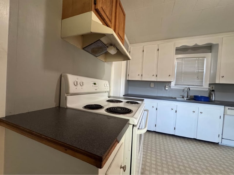 Building Photo - 16 Mentor St