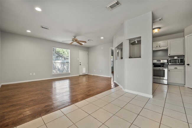 Building Photo - 18103 Gravenhurst Ln