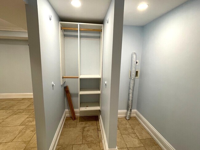 Building Photo - 36 Sunhill Ln