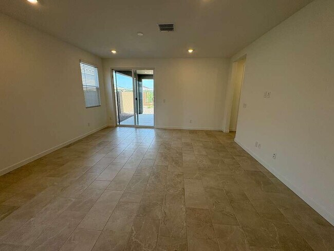 Building Photo - 4738 E Kenneth Ln