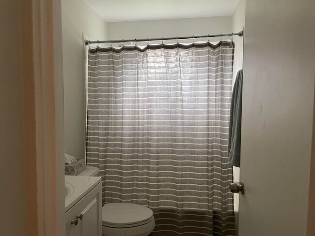 Building Photo - cen47