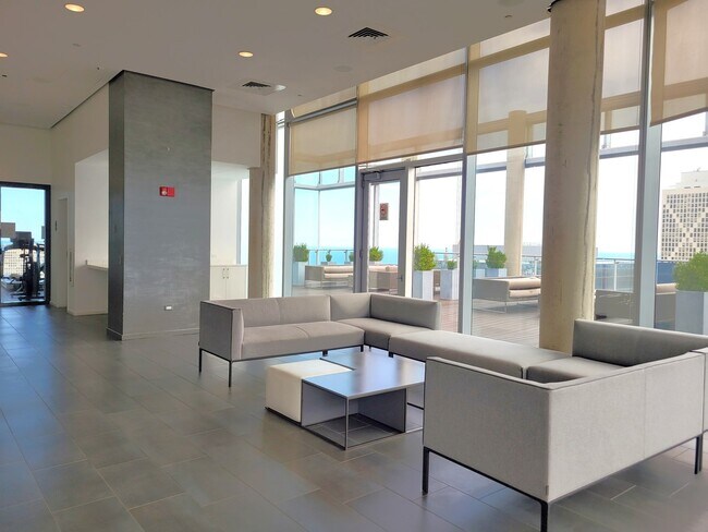 Building Photo - 600 N Fairbanks Ct