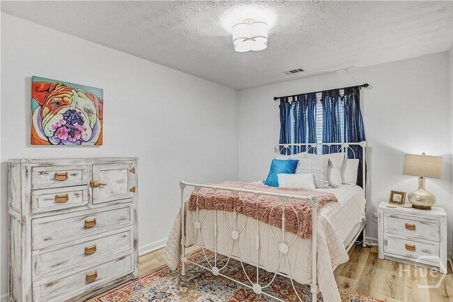 Building Photo - Beautiful 3BR/3BA Home with Private Pool in Commerce
